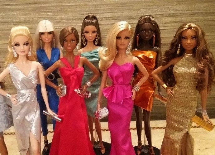 Exposição Barbie reúne mais de 200 bonecas