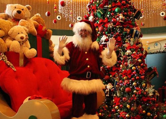 Papai Noel e apresentações natalinas no Continente Shopping