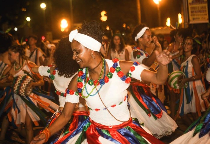 Carnaval de 15 anos do Maracatu Arrasta Ilha