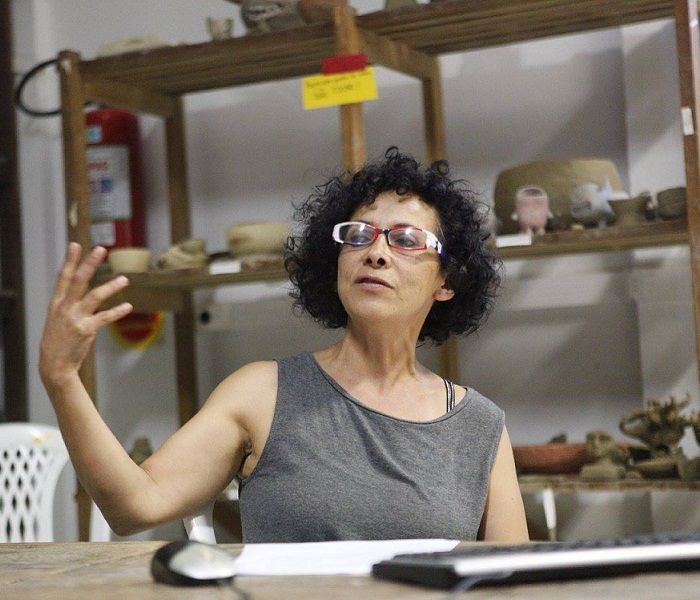 Artista colombiana realiza exposição e oficina gratuita de cerâmica na Udesc