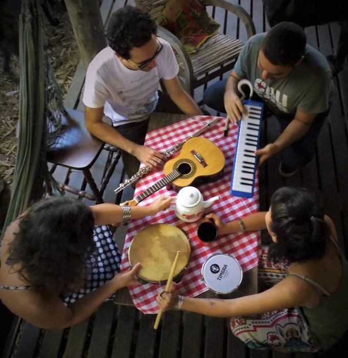 Apresentação gratuita de Samba Café Livre no Música no Lago