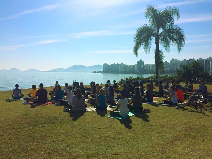 Dia Internacional do Yoga com aulão gratuito na Beira Mar