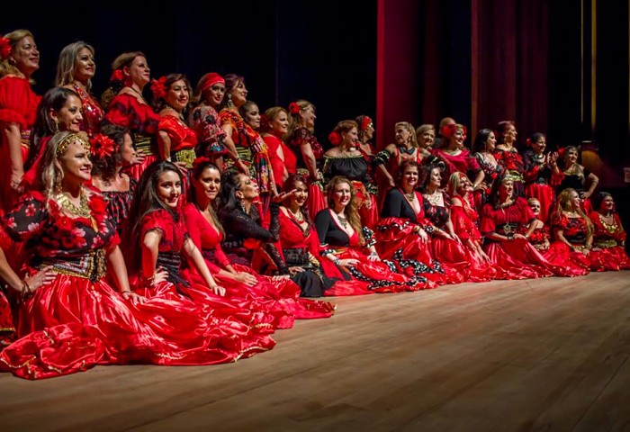 9º Domínio Cigano apresenta espetáculo de dança "Retrato de Mulher"