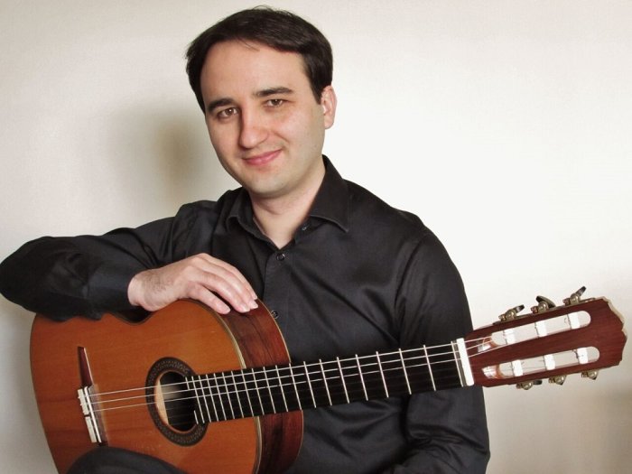 Recital e masterclass de violão gratuitos com Bruno Madeira
