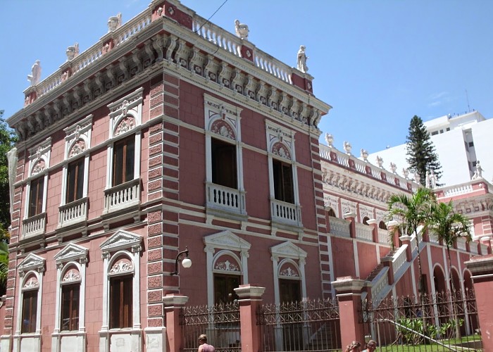 Oficina gratuita sobre patrimônio arquitetônico no Palácio Cruz e Sousa
