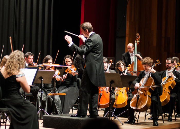 Camerata Florianópolis apresenta Concerto Erudito com obras de Beethoven, Mozart, Mussorgsky, Brahms e Monti
