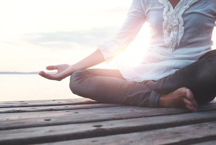 Meditação gratuita Sadhana Aquariana do Kundalini Yoga para iniciar bem 2018!