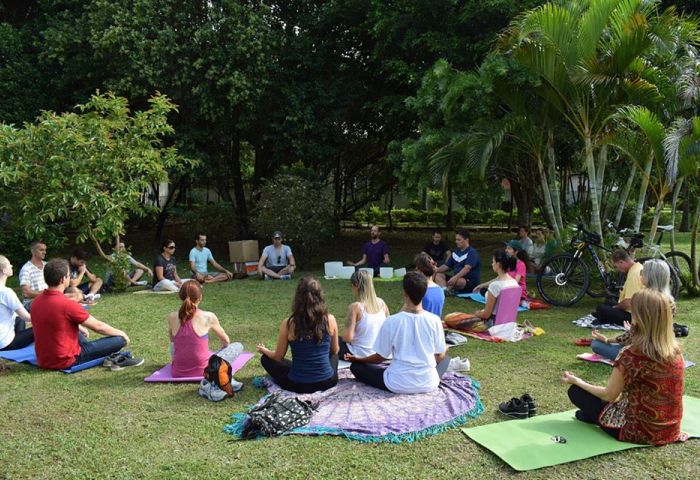 “Medita Udesc” - oficina de meditação gratuita ao ar livre com sinos de cristal de quartzo