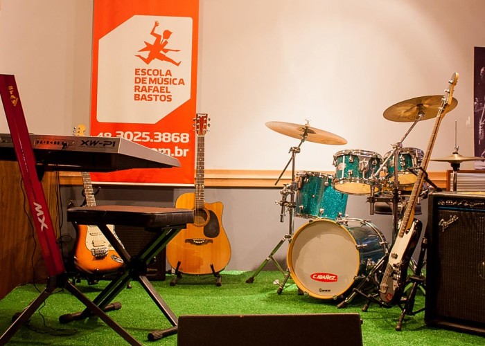 Make Music Day terá aulas gratuitas de sete modalidades na Escola de Música Rafael Bastos