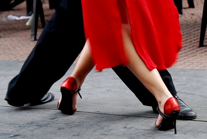 Dia Internacional da Dança terá aula gratuita de tango no CIC