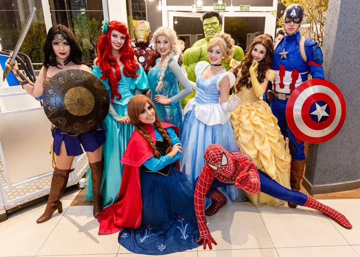 Espetáculo gratuito "Princesas e super-Heróis" em comemoração ao Dia das Crianças