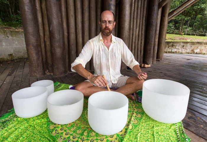 Udesc oferece oficina gratuita de meditação com sinos de cristal de quartzo