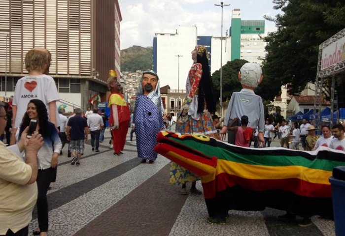 Baile Místico da Ilha de Santa Catarina reúne personagens mitológicos na Praça XV