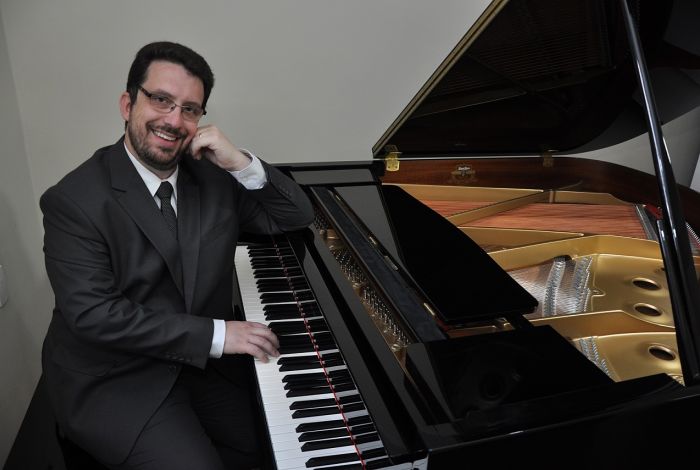 Recital, palestra e aula aberta de piano com Germano Gastal Mayer